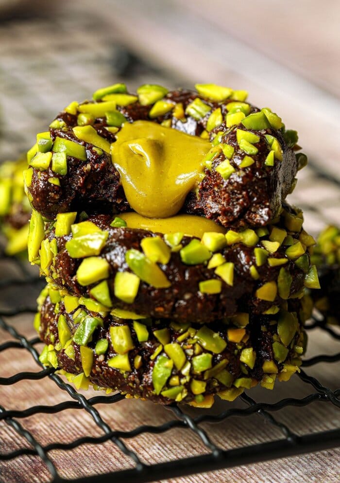 pistachio chocolate cookie