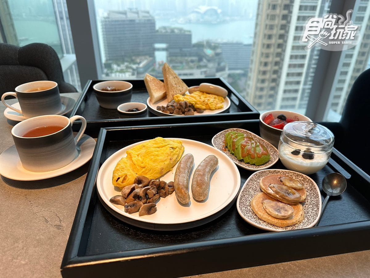 breakfast at Mondrian