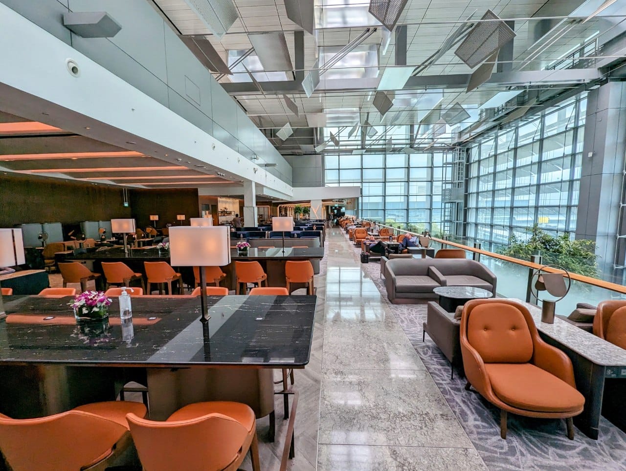 Silver Kris Lounge